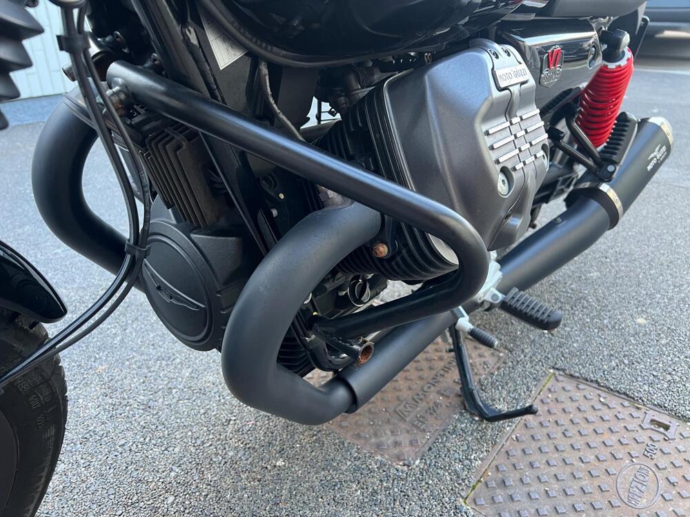 Moto Guzzi V7 Stone Special Edition (2022 - 25) (11)