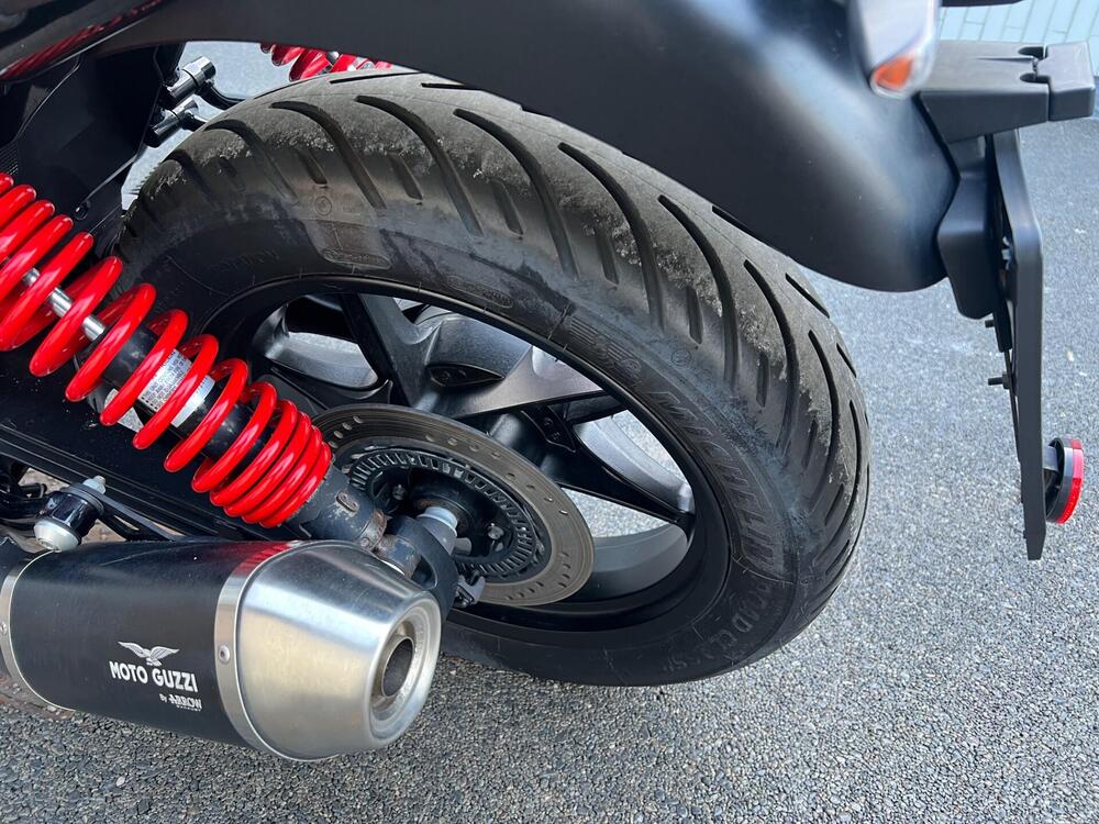 Moto Guzzi V7 Stone Special Edition (2022 - 25) (17)