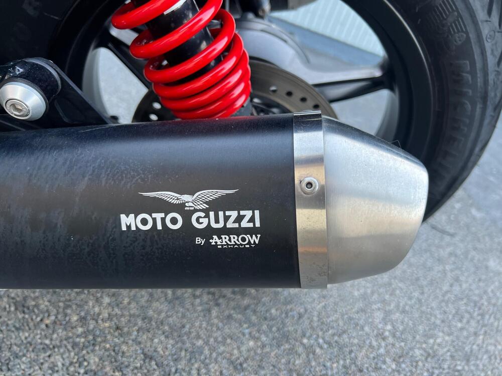 Moto Guzzi V7 Stone Special Edition (2022 - 25) (16)