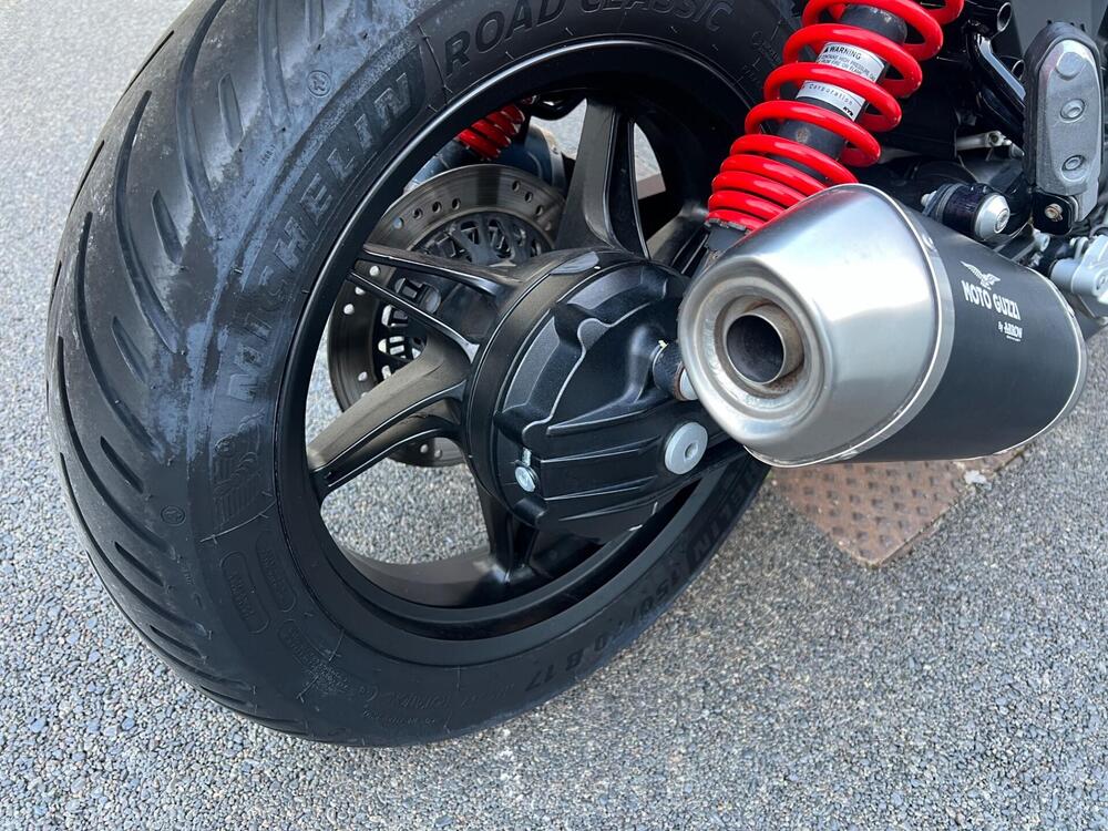 Moto Guzzi V7 Stone Special Edition (2022 - 25) (18)
