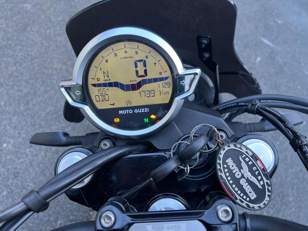 Moto Guzzi V7 Stone Special Edition (2022 - 25) (5)