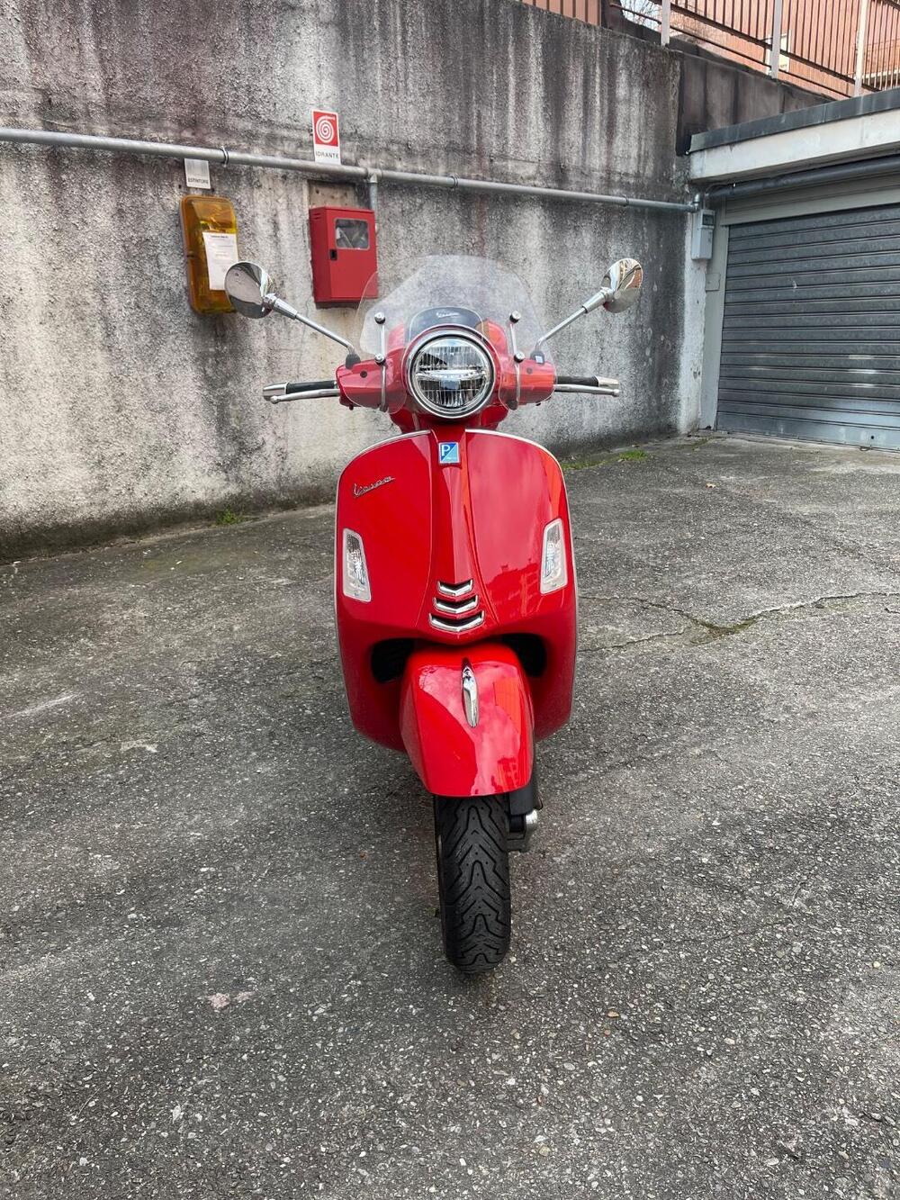 Vespa GTS 300 Hpe (2021 - 22) (2)