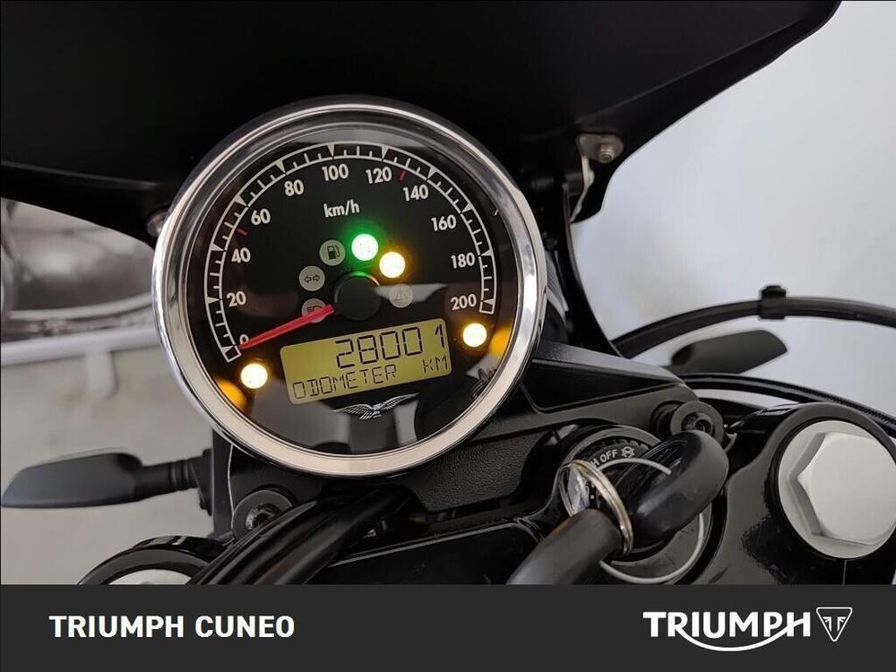 Moto Guzzi V7 III Stone (2017 - 20) (2)