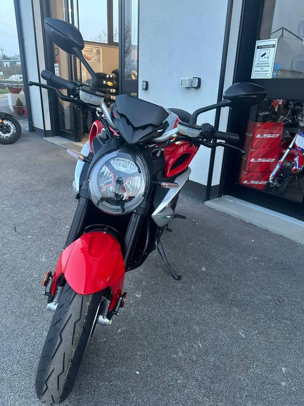 MV Agusta Brutale 800 RR Ottantesimo (2025 - 26) (5)