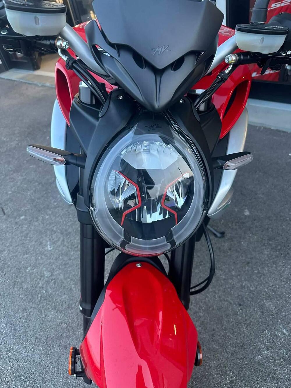 MV Agusta Brutale 800 RR Ottantesimo (2025 - 26) (2)