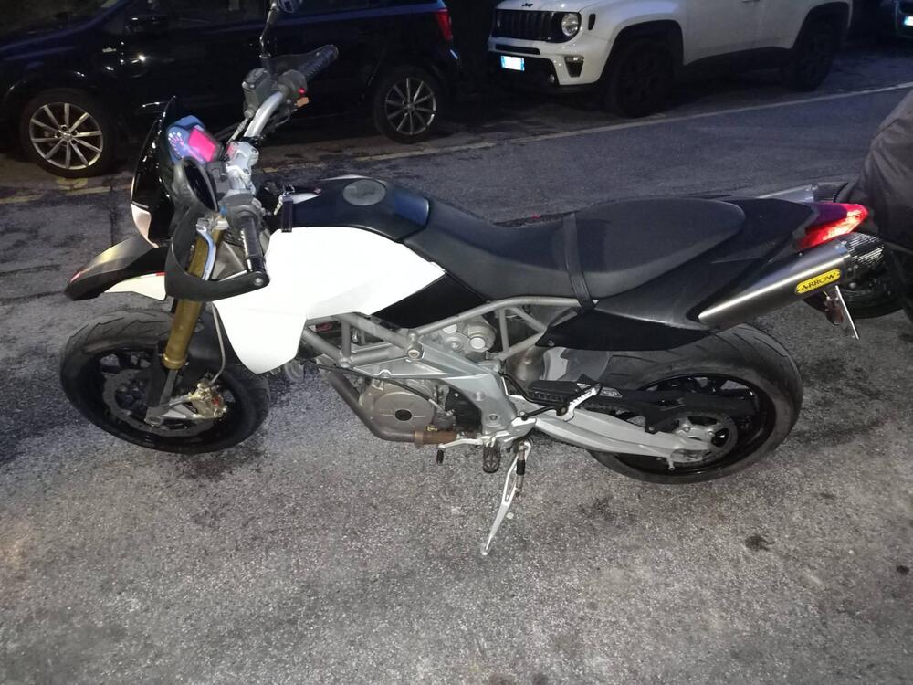 Aprilia Dorsoduro 750 (2009 - 14) (2)