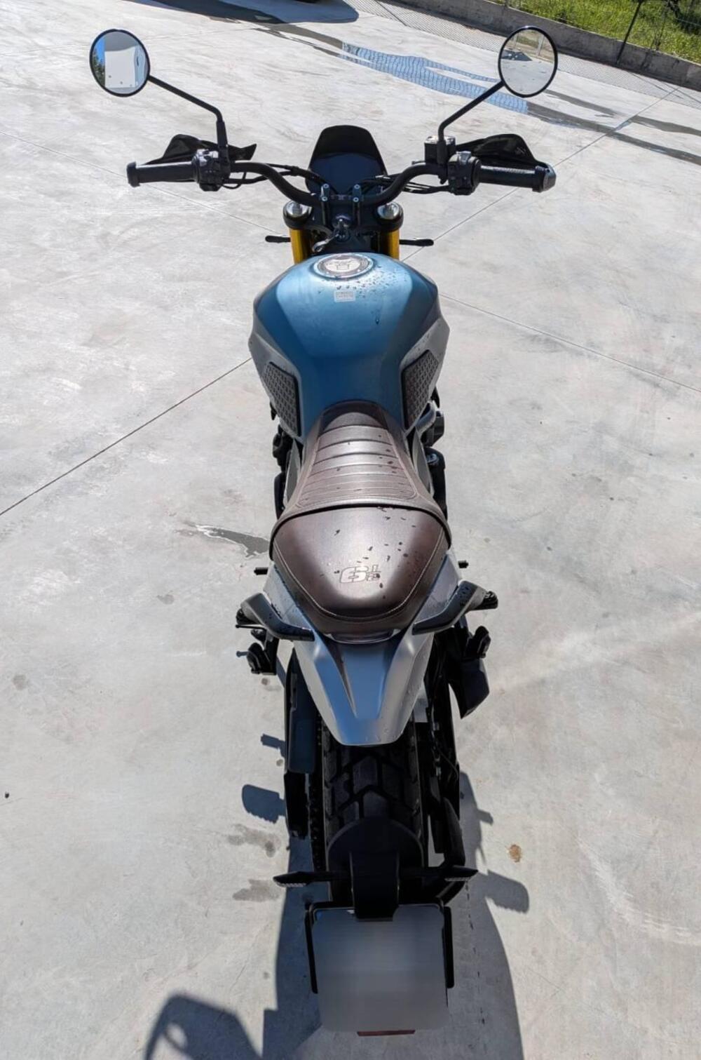 Moto Morini SEIEMMEZZO SCR (2022 - 26) (4)