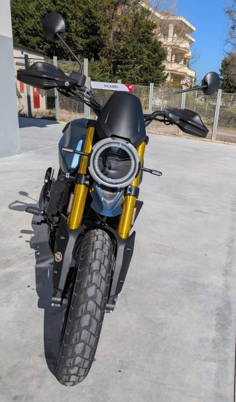 Moto Morini SEIEMMEZZO SCR (2022 - 26) (2)