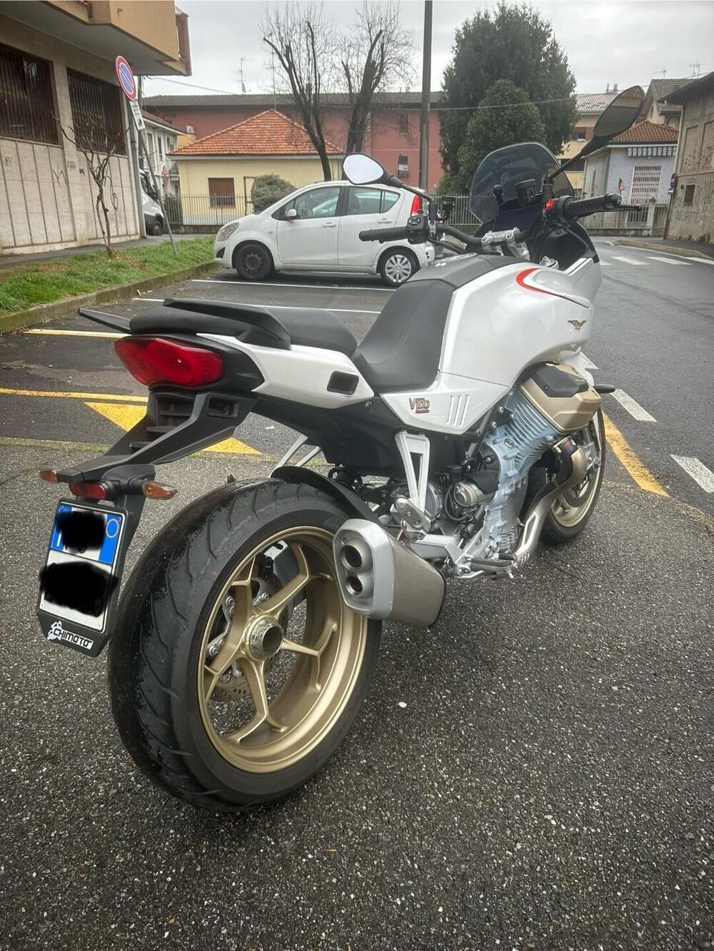 Moto Guzzi V100 Mandello (2022 - 24) (6)