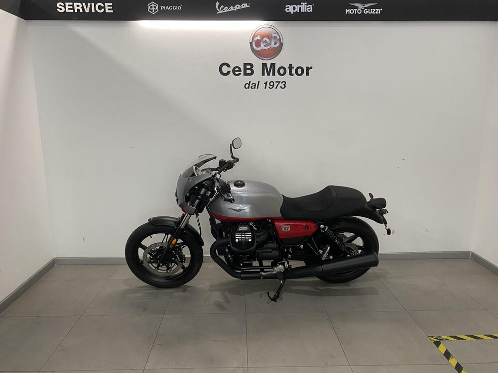 Moto Guzzi V7 Stone Corsa (2023 - 25) (6)
