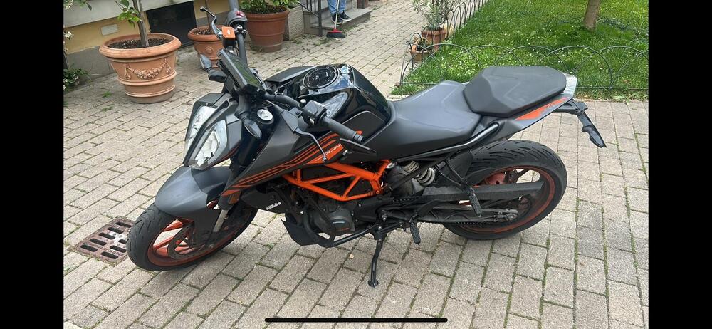 KTM 125 Duke (2021 - 23) (2)