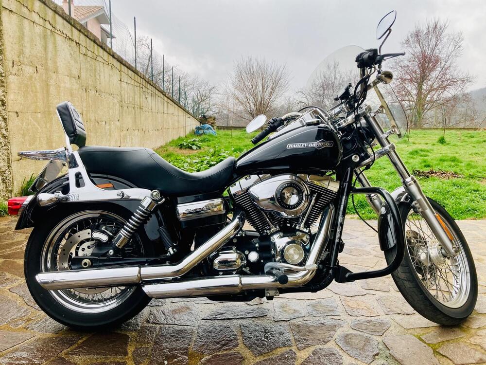Harley-Davidson 1584 Super Glide Custom (2008 - 13) - FXDC