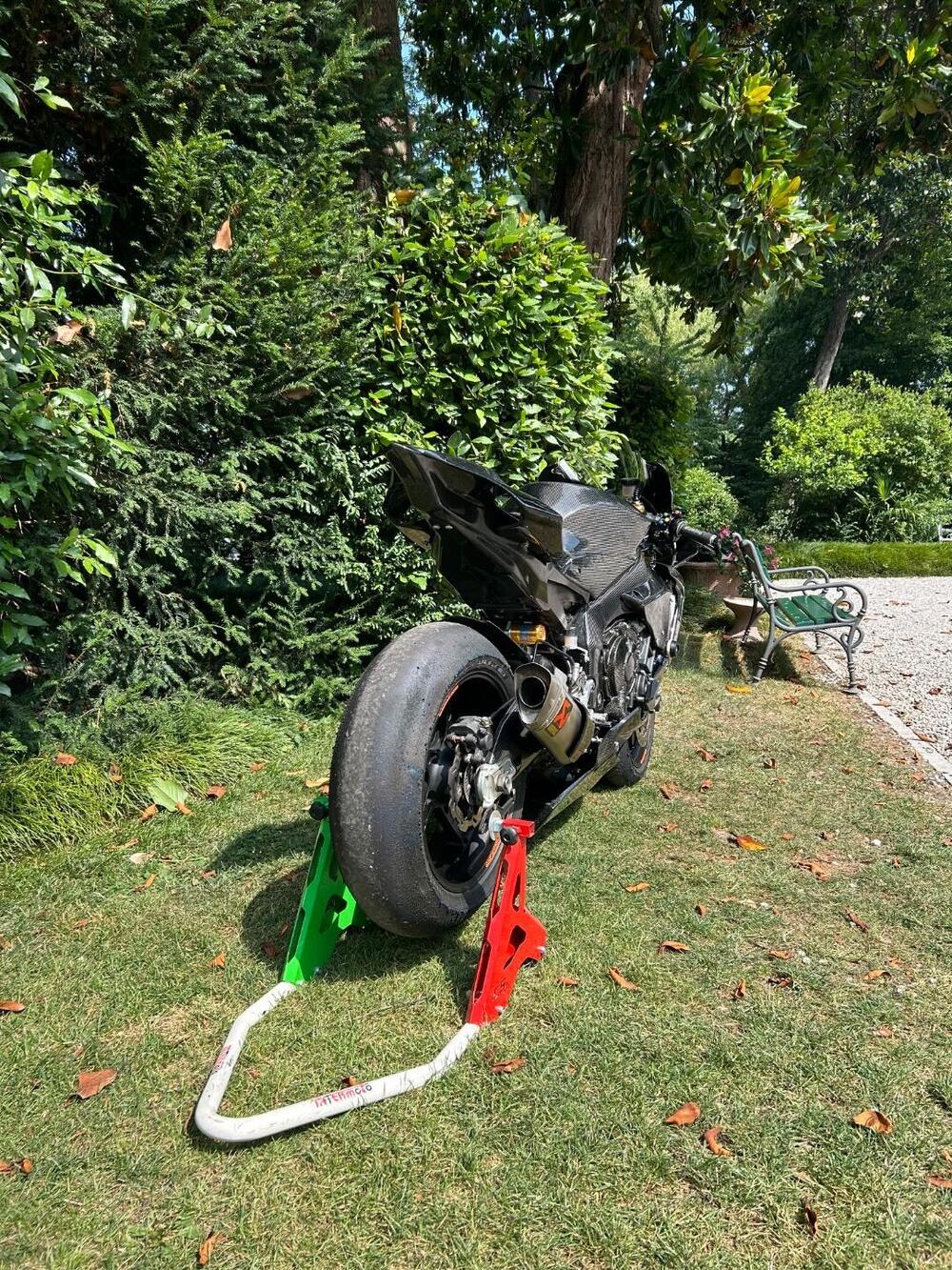 Yamaha YZF R1 M (2015 - 16) (6)