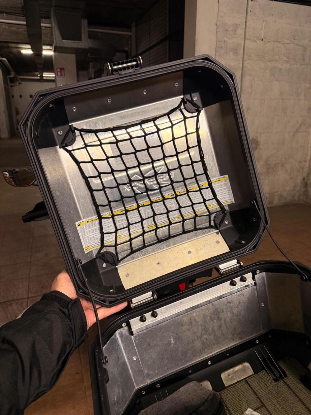 Bauletto posteriore e accessori Kappa 42 L (5)