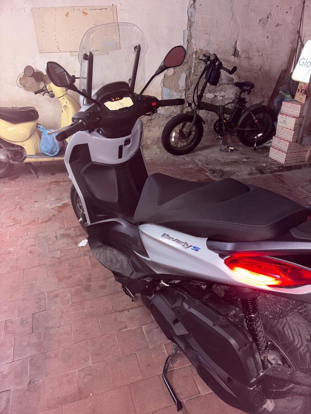 Piaggio Beverly 400 S (2025 - 26) (2)