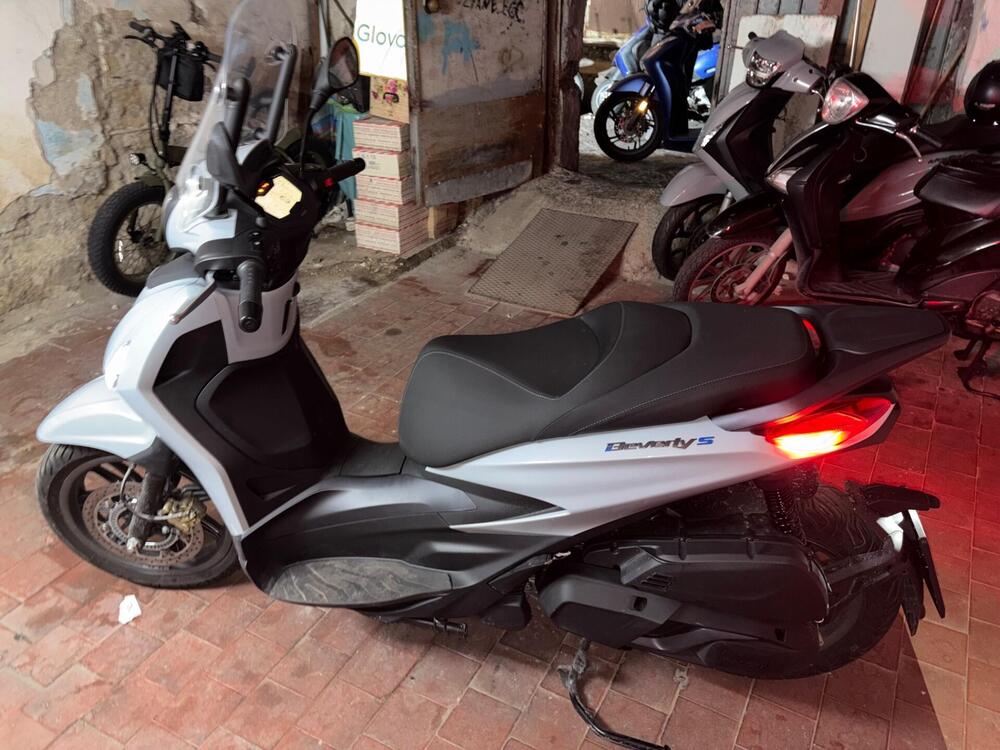 Piaggio Beverly 400 S (2025 - 26) (4)