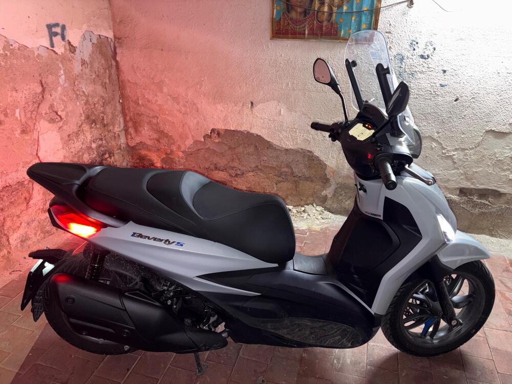 Piaggio Beverly 400 S (2025 - 26) (5)