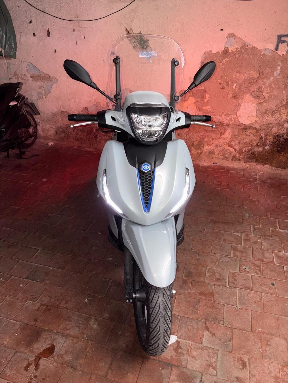 Piaggio Beverly 400 S (2025 - 26) (6)