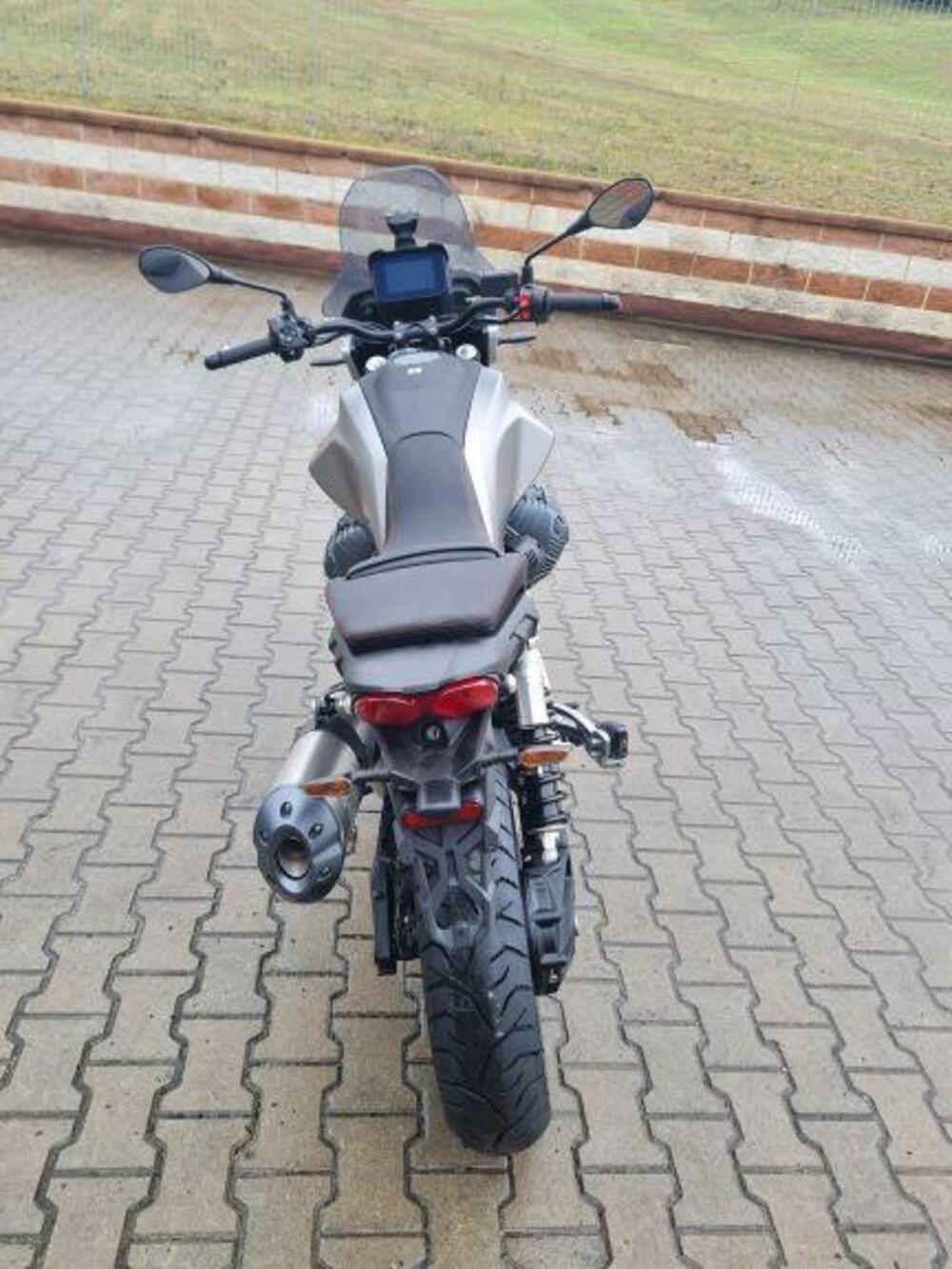 Moto Guzzi V85 Strada (2024 - 26) (6)