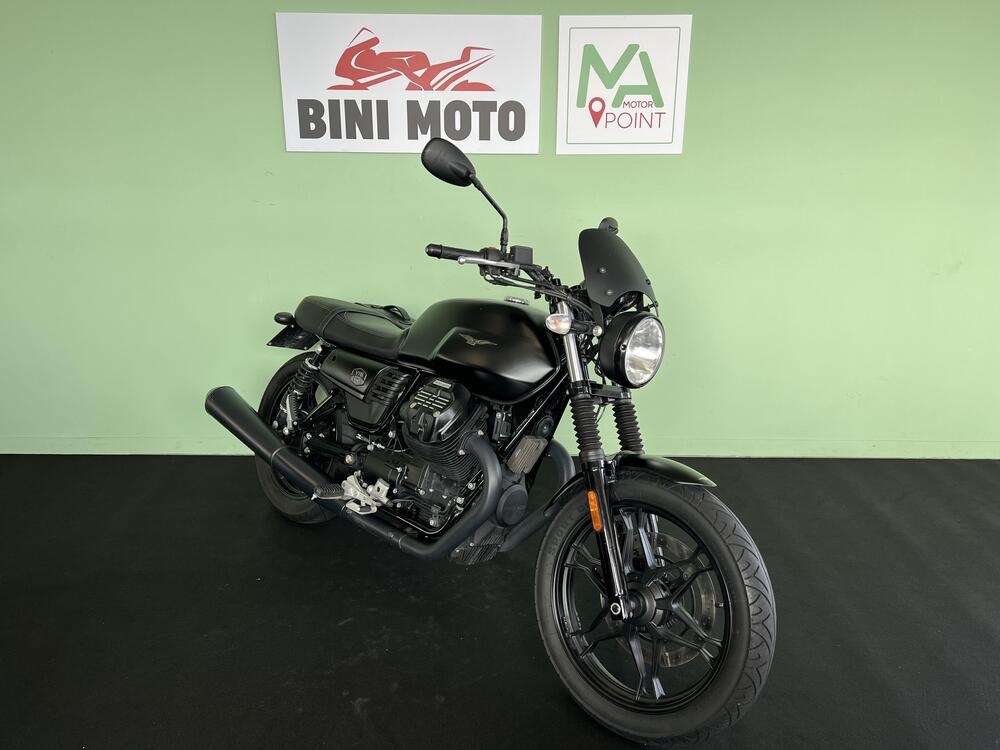 Moto Guzzi V7 III Stone (2017 - 20) (2)