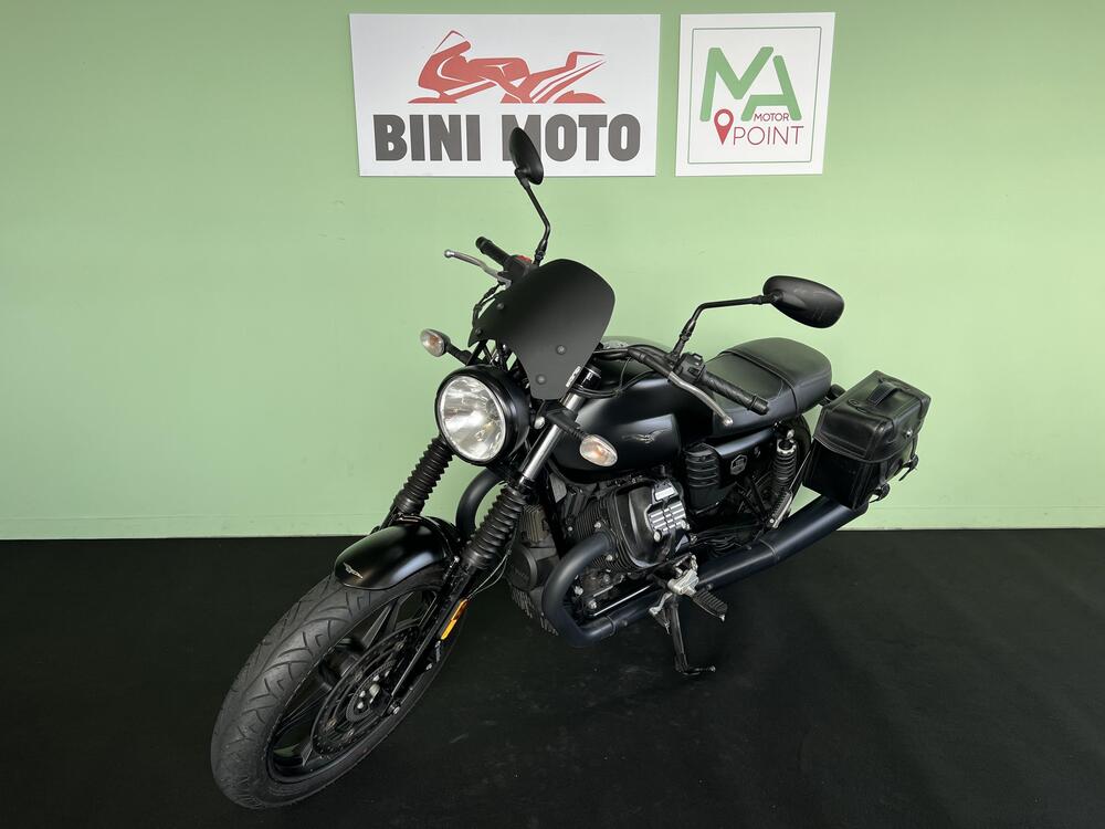 Moto Guzzi V7 III Stone (2017 - 20) (4)