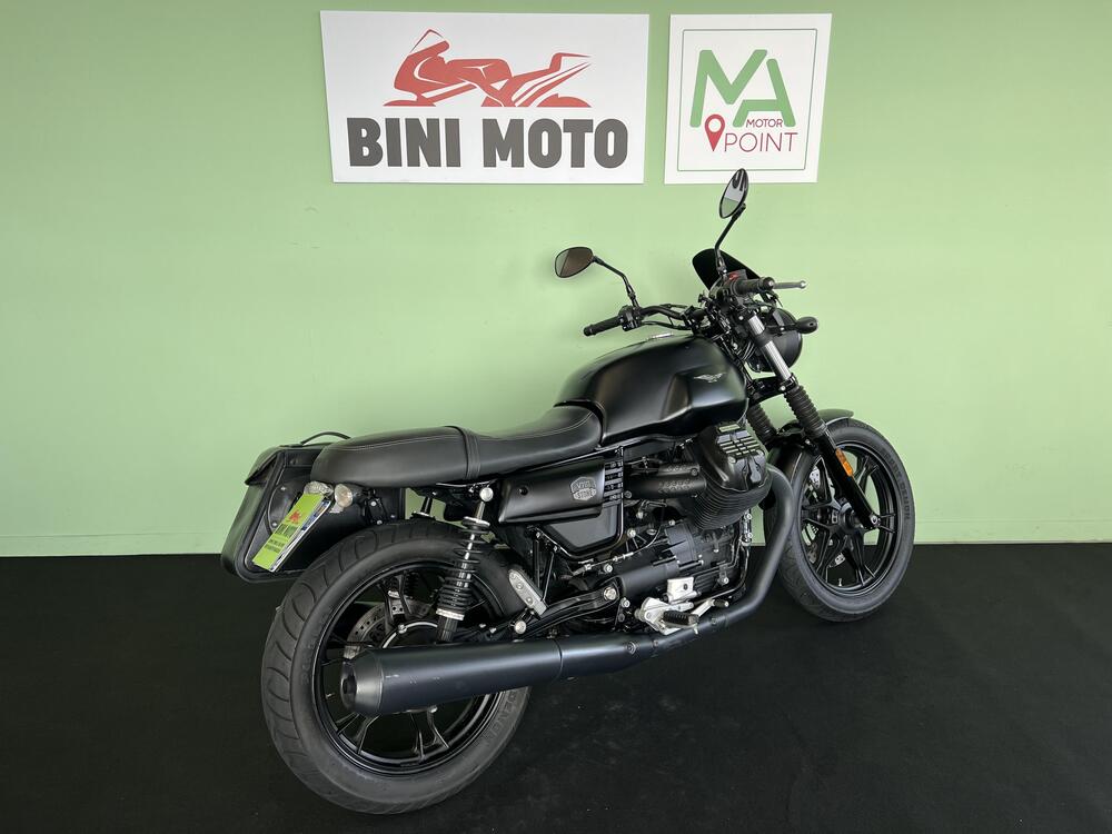 Moto Guzzi V7 III Stone (2017 - 20) (8)