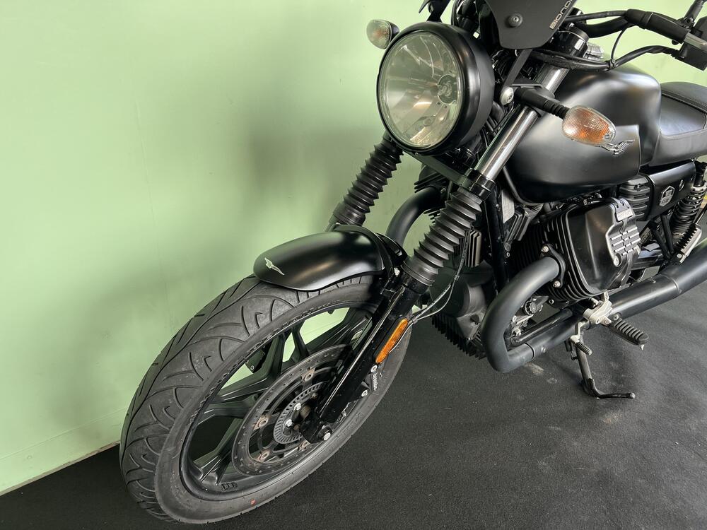 Moto Guzzi V7 III Stone (2017 - 20) (16)