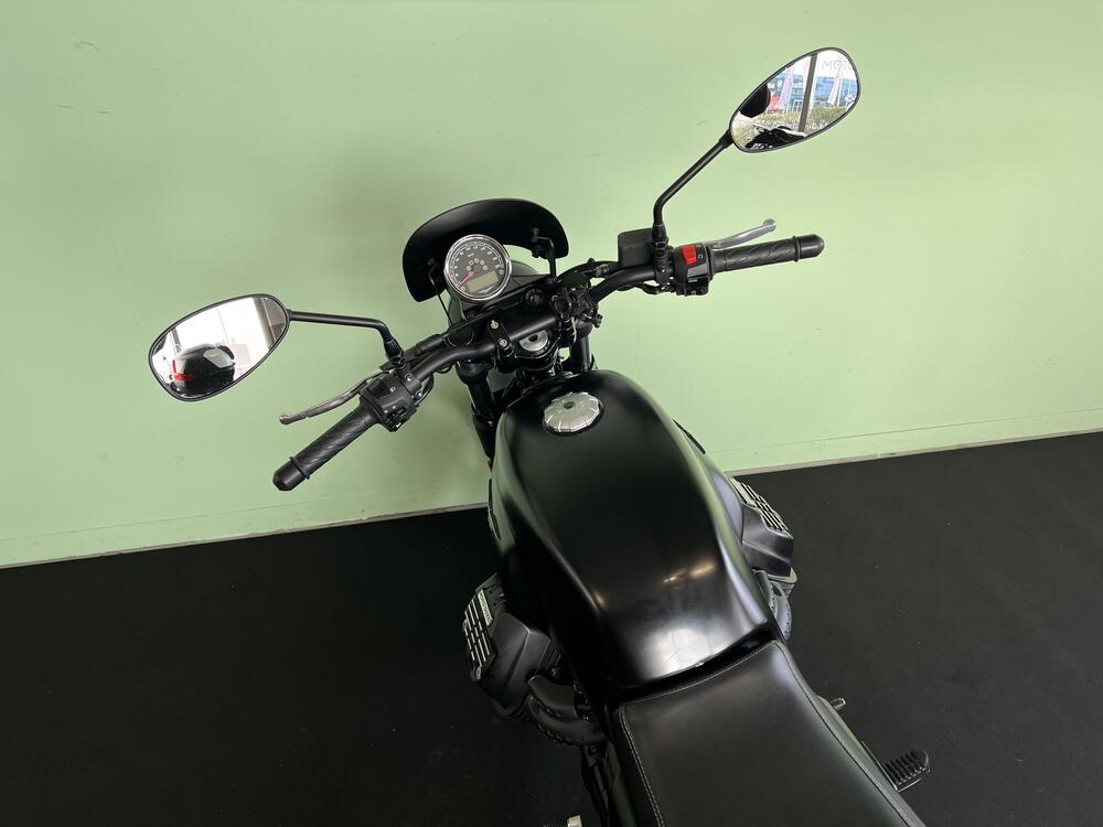 Moto Guzzi V7 III Stone (2017 - 20) (19)