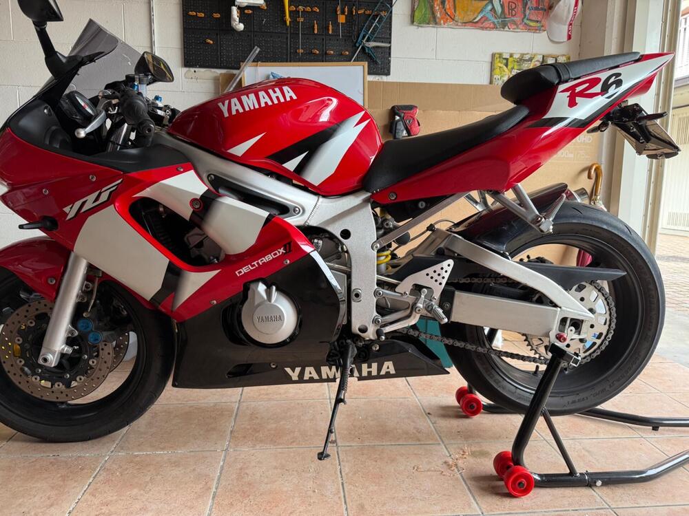 Yamaha YZF R6 (2001 - 02)