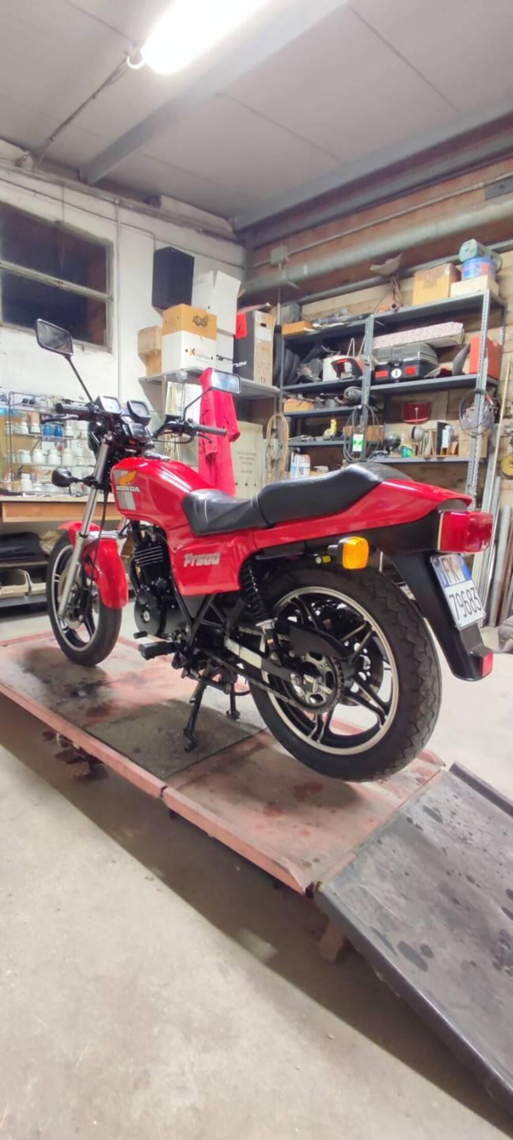 Honda FT 500 (2)