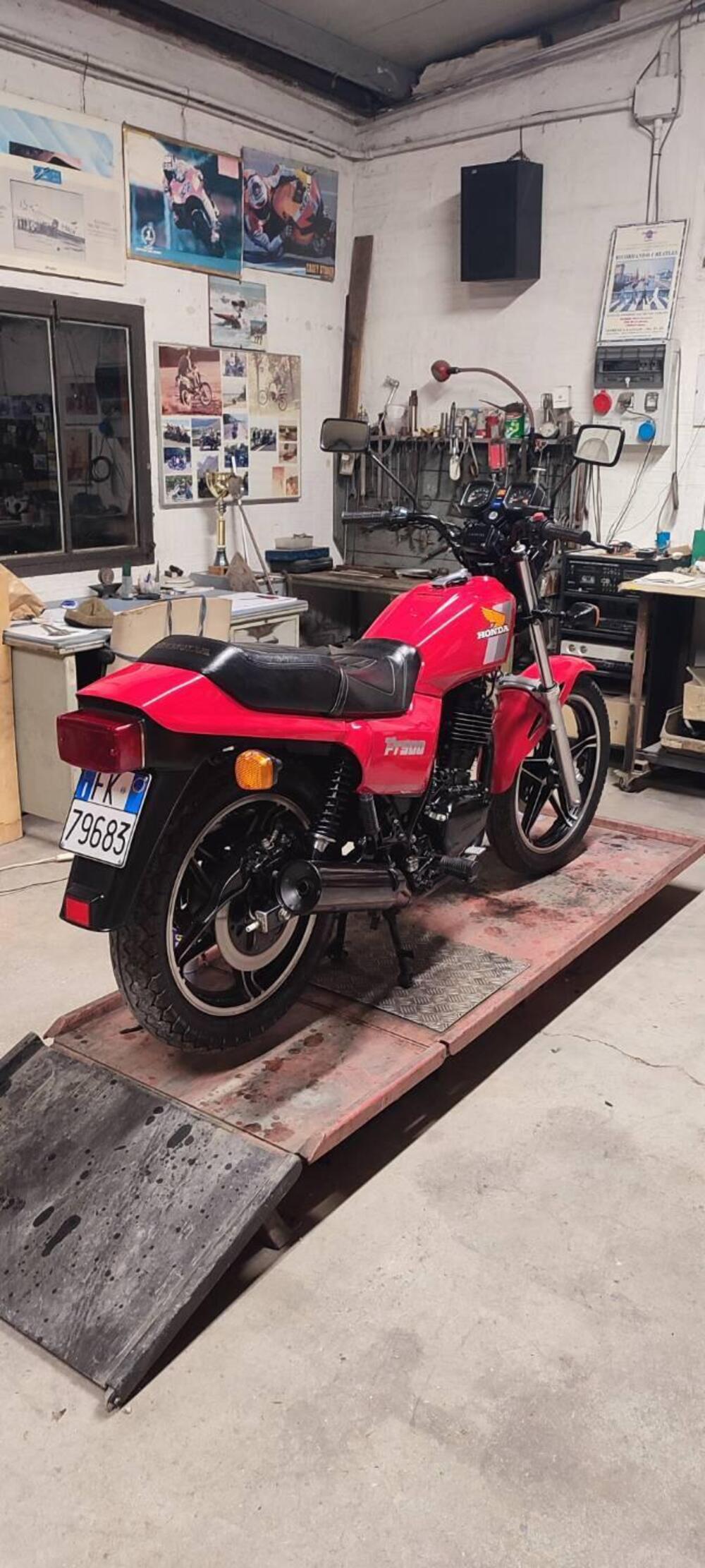 Honda FT 500 (5)