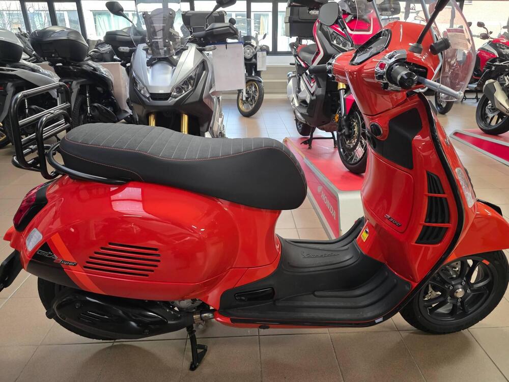 Vespa GTS 300 Super (2023 - 24) (3)