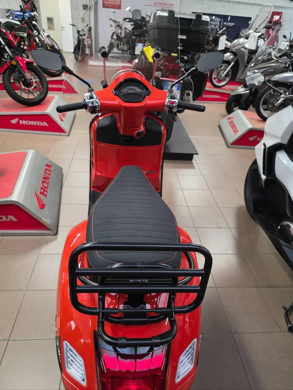 Vespa GTS 300 Super (2023 - 24) (11)