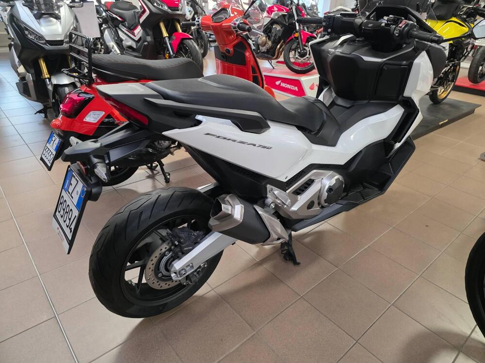 Honda Forza 750 DCT (2021 - 24) (4)