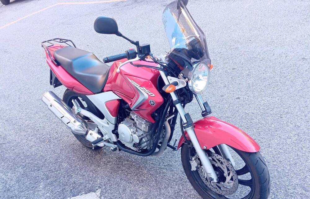 Yamaha YBR 250 (2006 - 13) (4)