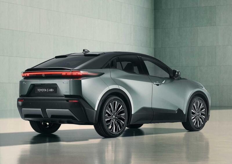 Toyota Toyota C-HR+ (4)