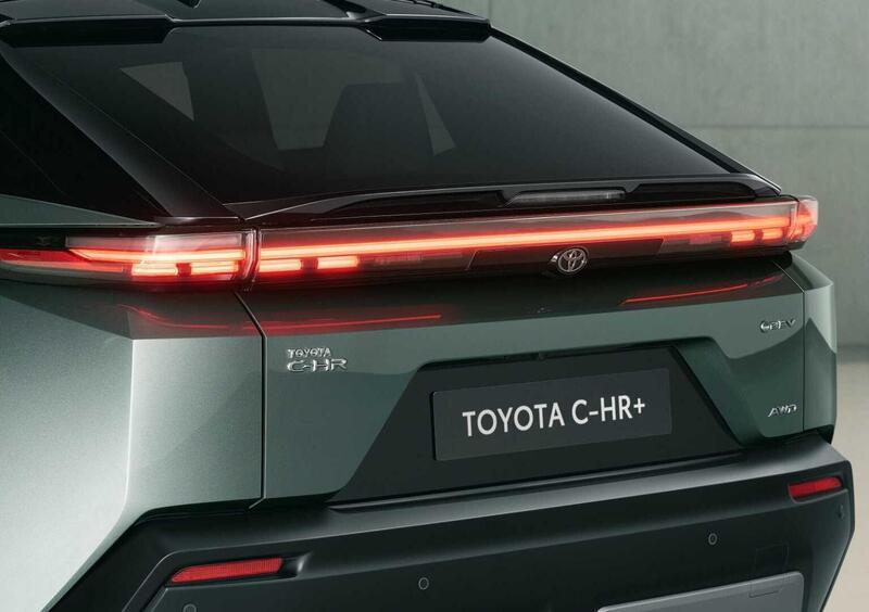 Toyota Toyota C-HR+ (17)