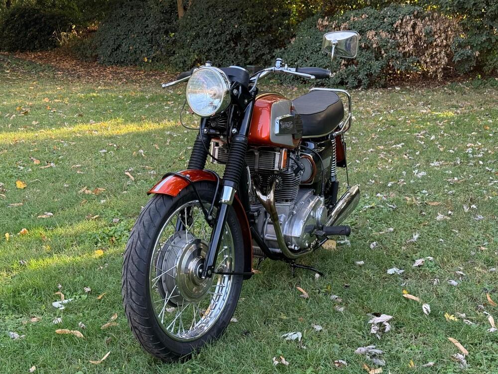 Triumph T150 Trident (8)
