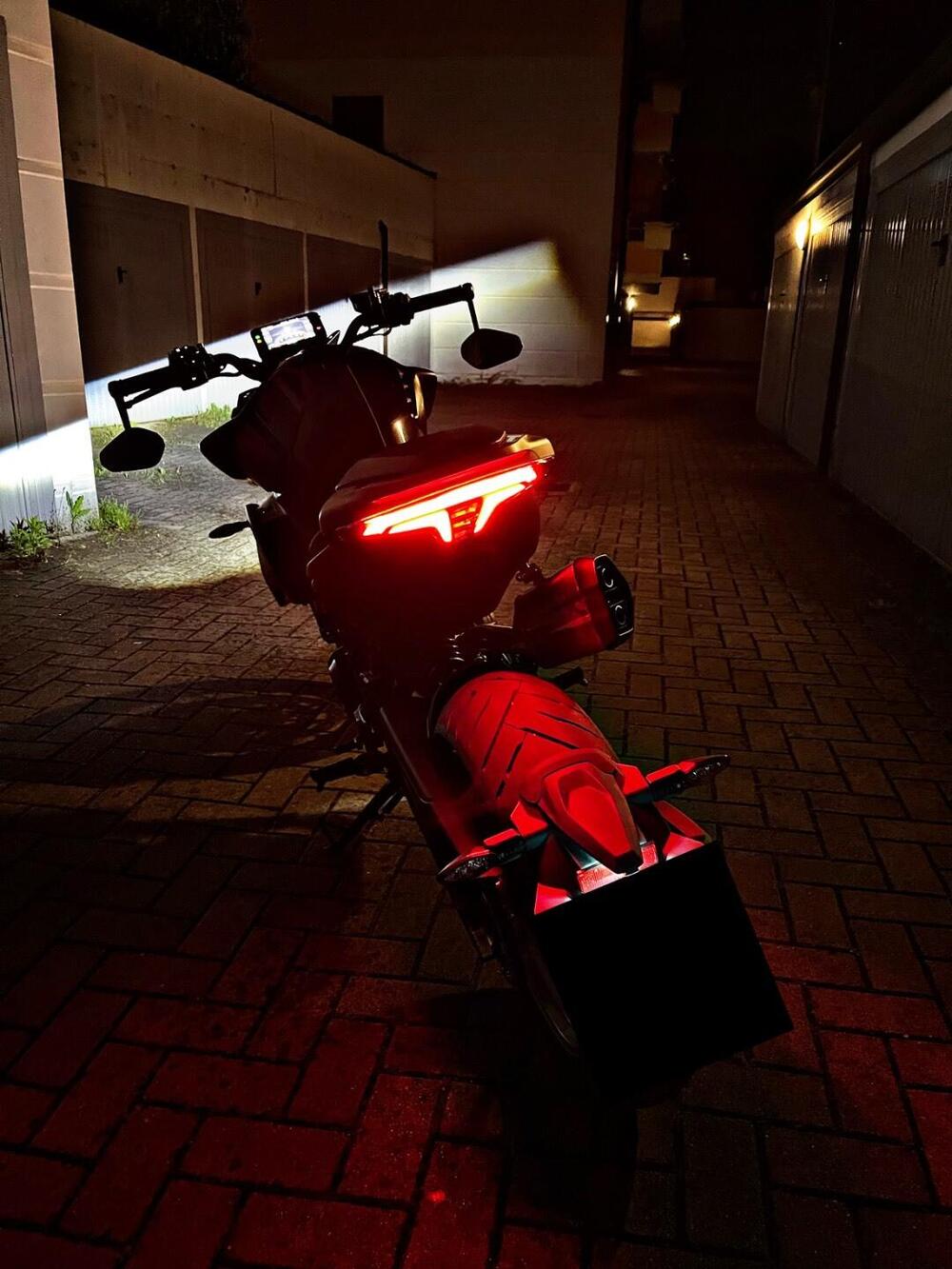 CFMOTO 800NK Sport (2023 - 26) (8)