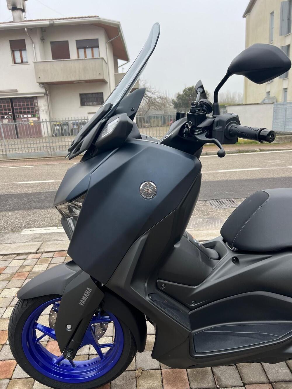 Yamaha X-Max 300 (2021 - 24) (4)