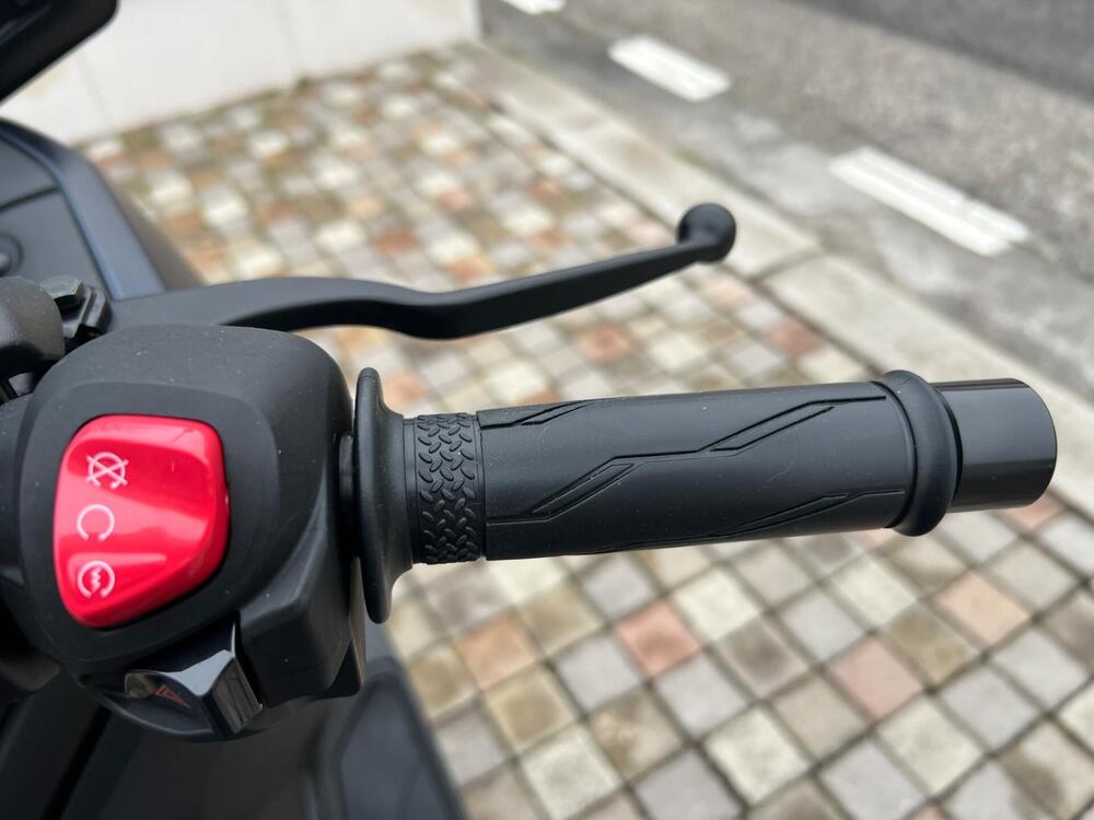 Yamaha X-Max 300 (2021 - 24) (10)