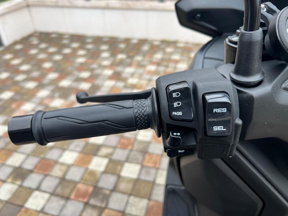 Yamaha X-Max 300 (2021 - 24) (11)