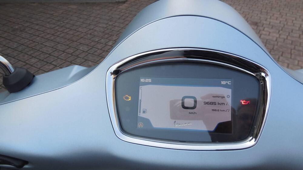 Vespa GTS 300 Hpe Super Tech (2019) (3)