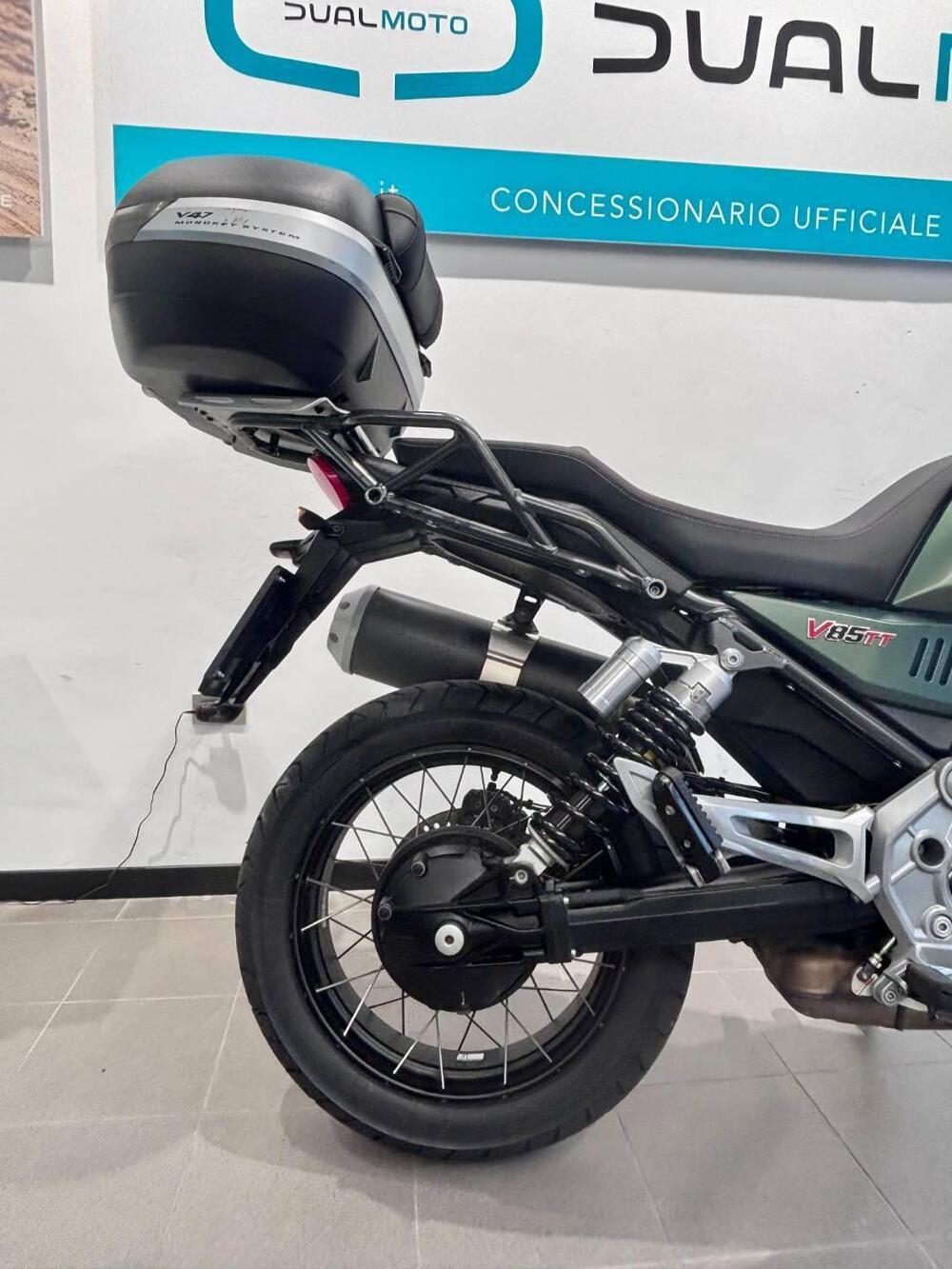 Moto Guzzi V85 TT (2021 - 23) (3)