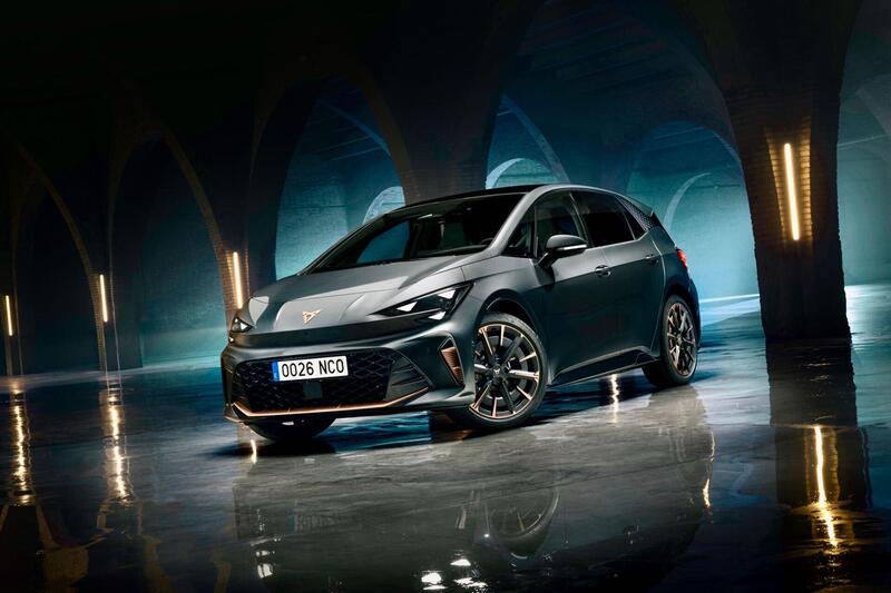 Cupra Born si aggiorna (di sostanza): pi&ugrave; potenza, pi&ugrave; tecnologia e un&rsquo;autonomia fino a 600 km