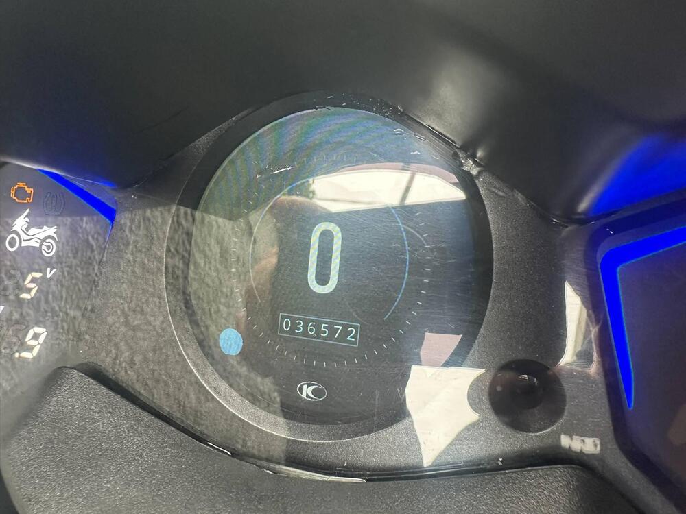 Kymco AK 550 ETS (2021 - 26) (14)