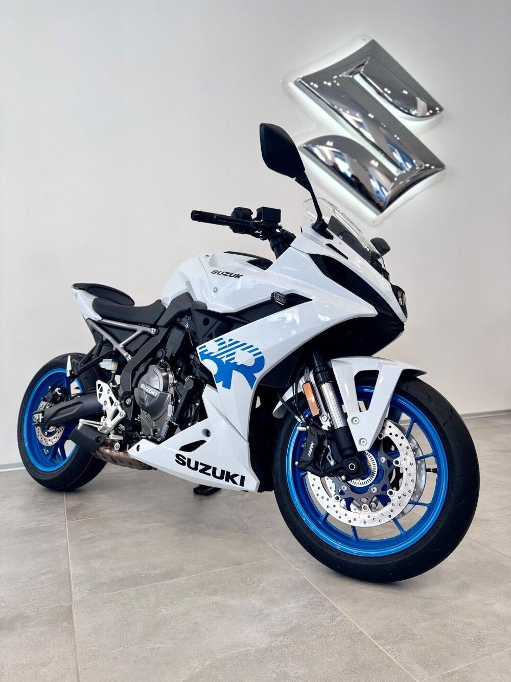 Suzuki GSX-8R (2024 - 26) (2)