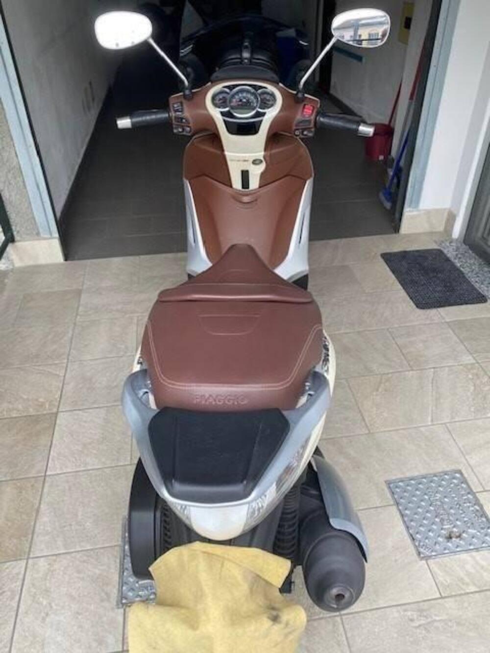 Piaggio Beverly 300 i.e. (2010 - 16)