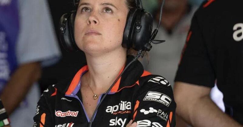 MotoGP 2026. Elena De Cia: voleva insegnare matematica, sale sul podio con l&rsquo;Aprilia a Buriram