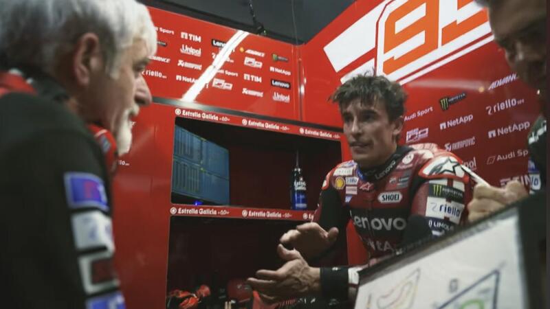 MotoGP 2026. GP di Thailandia. Marc Marquez sulla posizione ceduta ad Acosta: &ldquo;Cos&igrave; ho evitato 3 secondi di penalit&agrave;&rdquo;. Poi il danno al cerchio e Pecco Bagnaia: &ldquo;La moto era come un albero di Natale&rdquo; [VIDEO]